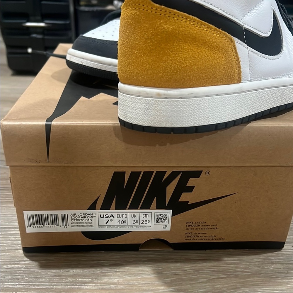 Nike Multicolor High-Top Sneakers - Picture 2 of 4